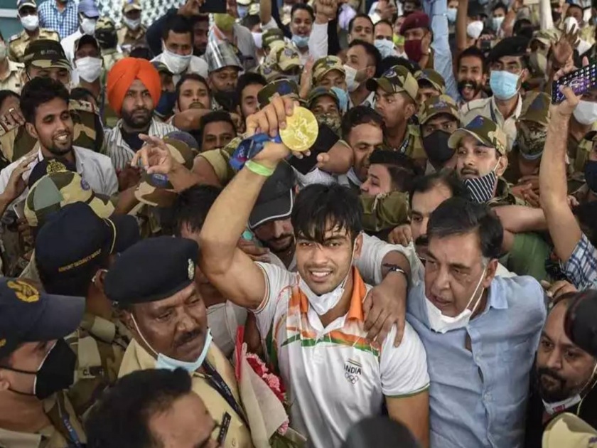 Indias Olympic medallists receive a heros welcome | भारताच्या ऑलिम्पिकवीरांचे दणक्यात स्वागत; नवी दिल्ली विमानतळावर जल्लोष