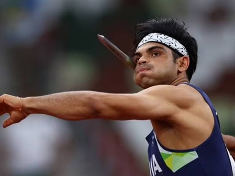 Olympic gold medal winning javelin thrower Neeraj Chopra down with high fever, tests negative for Covid 19 | Neeraj Chopra: मोठी बातमी! ऑलिम्पिक चॅम्पियन नीरज चोप्रा तापानं फणफणला, कोरोना चाचणी निगेटिव्ह