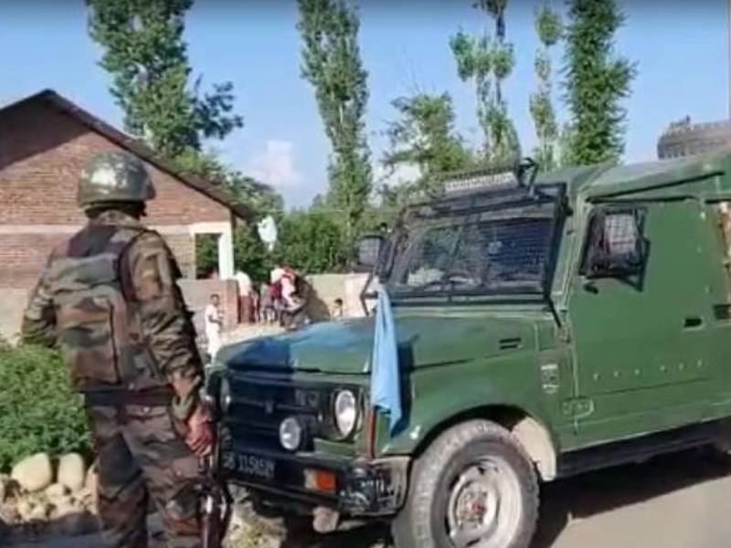 Terrorists kill bjp leader in kulgam kashmir | BREAKING: काश्मीरच्या कुलगाममध्ये दहशतवाद्यांकडून भाजपा नेत्याची हत्या, मारेकऱ्यांचा शोध सुरू