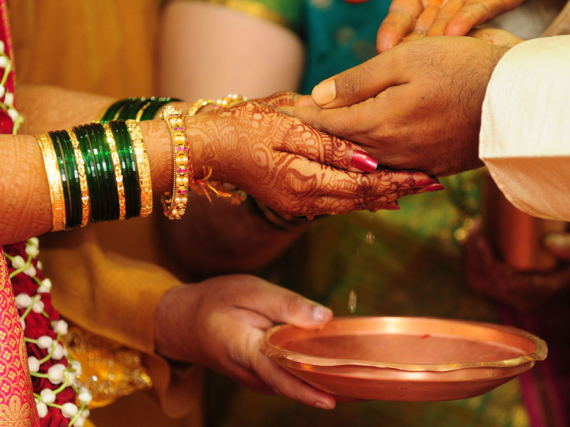 They do not give 'Kanyadan' as 'objects'; This wedding ceremony is very important ... Understand the 'meaning' behind it | 'वस्तू' म्हणून 'कन्यादान' करतच नाहीत; लग्नातील हा विधी खूपच महत्त्वाचा... समजून घ्या त्यामागचा 'भावार्थ'