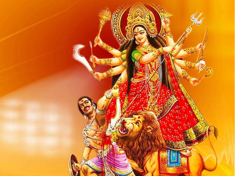 Navratri 2021: Do you say Aarti of Goddess every evening on Navratri? Understand the meaning before that! | Navratri 2021: नवरात्रीत रोज संध्याकाळी देवीची आरती म्हणणार ना? त्याआधी समजून घ्या भावार्थ!