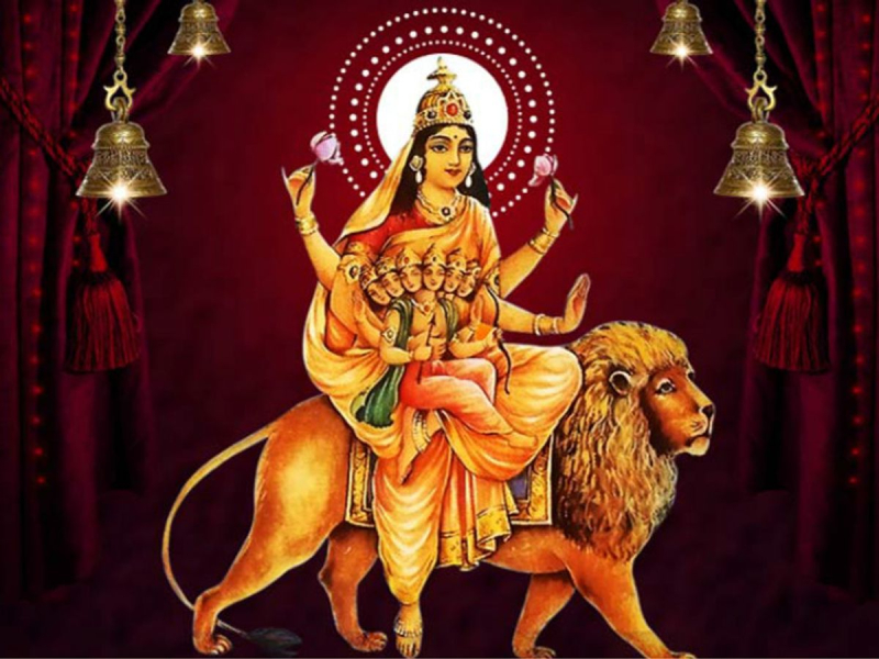 Navratri 2021: Goddess Skandadamata who shows the form of mother like love, affection! | Navratri 2021 : प्रेम, वात्सल्य, माया, ममता असे आईचे रूप दर्शवणारी देवी स्कंददमाता!