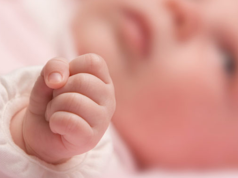 Do you know why the fists of a newborn baby are closed? Find out ... | नवजात बालकाच्या मुठी बंद का असतात माहितीय का? जाणून घ्या... 