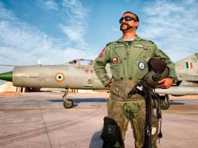 Indian Air Force promotes Balakot air strike hero Abhinandan Varthaman to Group Captain rank | Abhinandan Varthaman: बालाकोट 'एअर स्ट्राइक'चे हिरो अभिनंदन यांचं प्रमोशन, ग्रूप कॅप्टनची रँक मिळाली