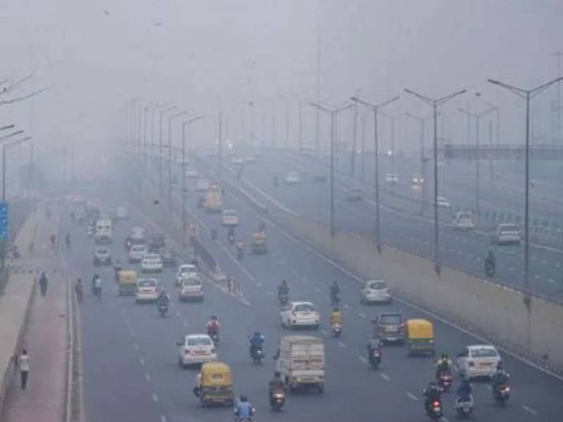 Pollution In Delhi NCR Delhi govt ready to take steps like complete lockdown to control the local emissions | BREAKING: दिल्लीत कडक लॉकडाऊन करण्यास सरकारची तयारी, सुप्रीम कोर्टात दिली मोठी माहिती