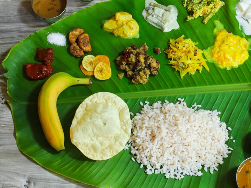... so even today the festival is urged to eat on a banana leaf! | ... म्हणून आजही सणासुदीला केळीच्याच पानावर जेवण्याचा आग्रह धरला जातो!