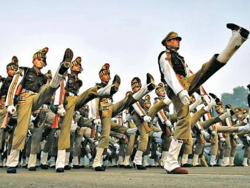 Republic Day 2022 parade will start half an hour late on 26 January special arrangements for workers frontline workers | Republic Day 2022: प्रजासत्ताक दिनाची परेड यंदा अर्धातास उशीरानं सुरू होणार, कारण...