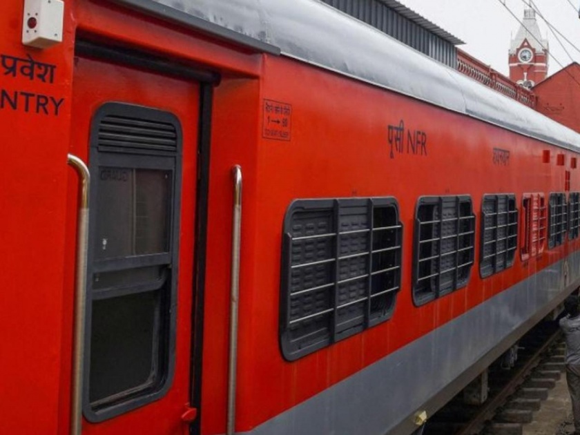 Pune Miraj Kolhapur Four passenger trains which have been closed for two years will be restart | पुणे-मिरज-कोल्हापूरकरांनो कृपया लक्ष द्या! दोन वर्षे बंद असलेल्या चार पॅसेंजर रेल्वे सुरू होणार