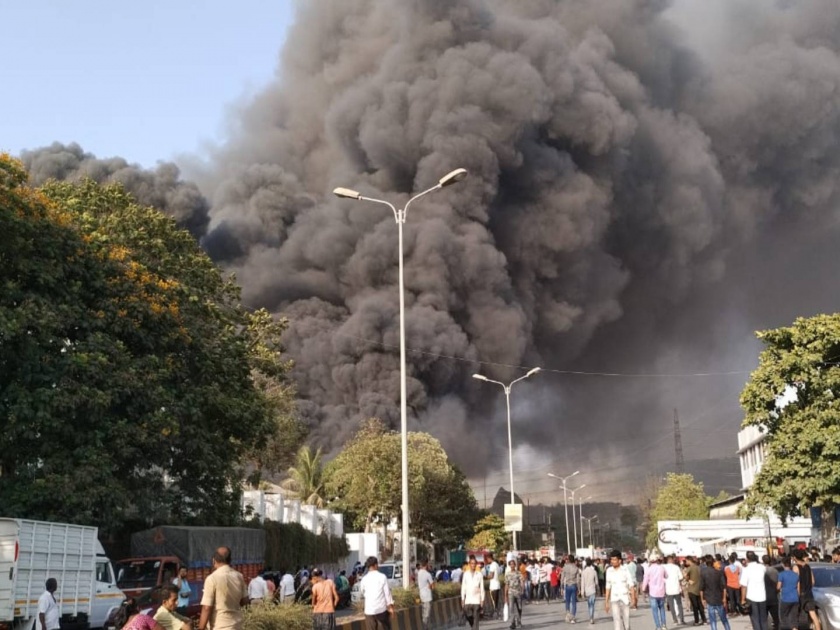 Major fire breaks out at chemical company in Navi Mumbais Pawne MIDC Area | नवी मुंबईच्या पावणे एमआयडीसीतील कंपनीला भीषण आग; चार कंपन्यांचं मोठं नुकसान