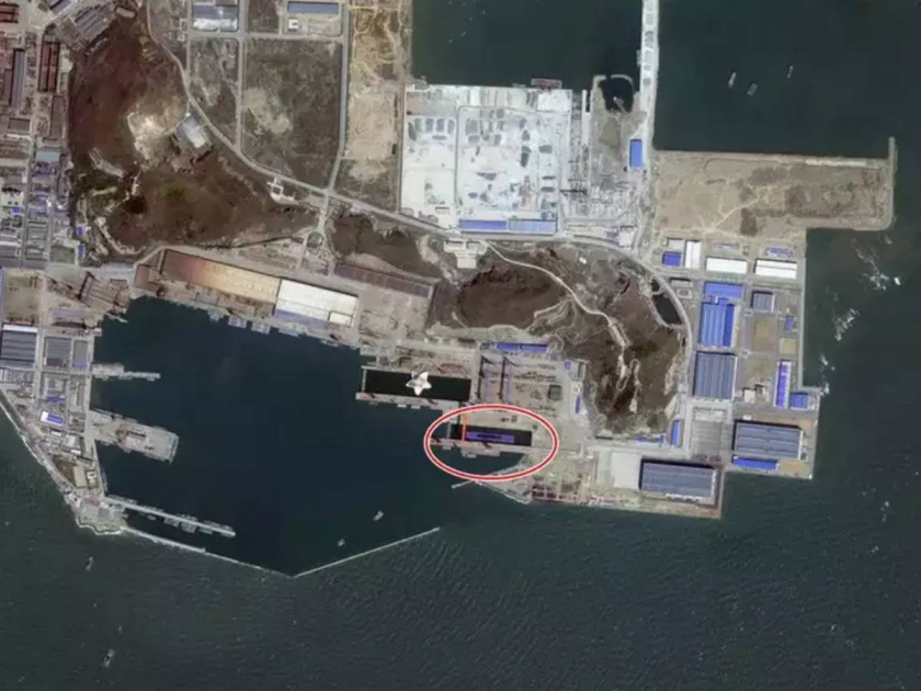 Satellite Images Of New Class Of Chinese Submarine, Know How Many Submarines Do China Have | जग युद्धात गुंतलेलं पाहून चीननं बनवली सीक्रेट पाणबुडी, सॅटेलाइट फोटो पाहून लष्करी तज्ज्ञ काय म्हणाले?