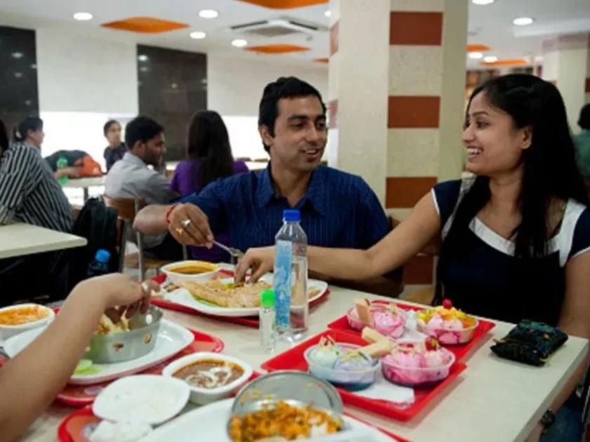 gst rules make eating in restaurants cheaper | GST नंतर रेस्टॉरंटमधील जेवण झालं स्वस्त, सर्वसामान्यांना किती फायदा झाला ते मोदी सरकारनं सांगितलं!