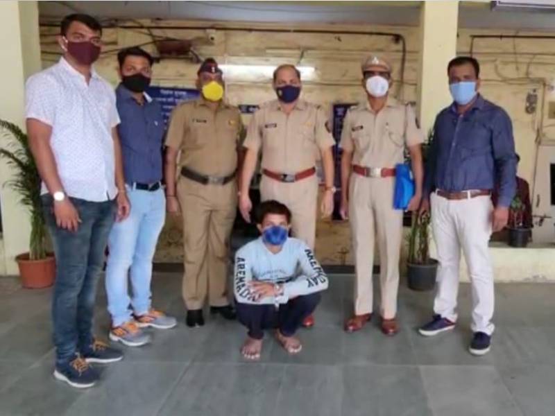 Kalyan Railway Police arrested a vagrant who robbed passengers by throwing narcotics in a soft drink | शितपेयामध्ये गुंगीचे औषध टाकून प्रवाशांना लूटणाऱ्या भामटय़ाला कल्याण रेल्वे पोलिसांकडून अटक