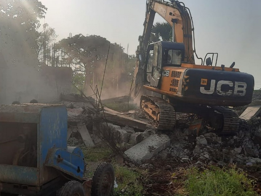 Action on unauthorized constructions continues in Dombivali | डोंबिवलीत अनधिकृत बांधकामांवर कारवाई सुरूच 