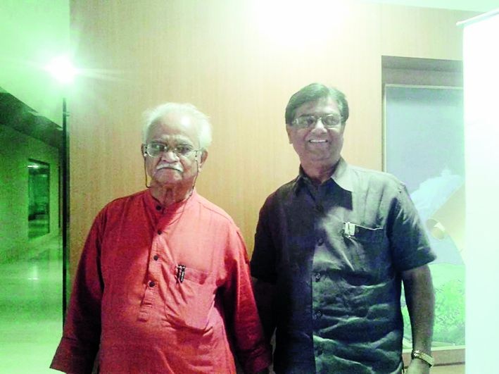 Arun Kakade passed away,shock to Nagpur's drama artist | अरुण काकडे यांच्या निधनाने नागपुरातील रंगकर्मी हेलावले