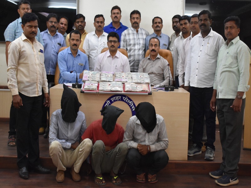 Pune police arrested LIC's robbery gang | एलआयसीची रोकड लुटणाऱ्या टोळीला पुणे पोलिसांनी केले जेरबंद