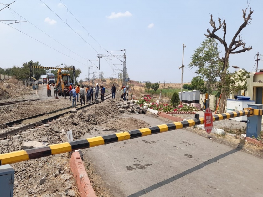 railway gate between Neera-Walha on the Pune-Pandharpur Palkhi route will remain closed for 36 hours | Pune: पुणे-पंढरपूर पालखी मार्गावरील नीरा-वाल्हा दरम्यानचे रेल्वे गेट ३६ तास राहणार बंद