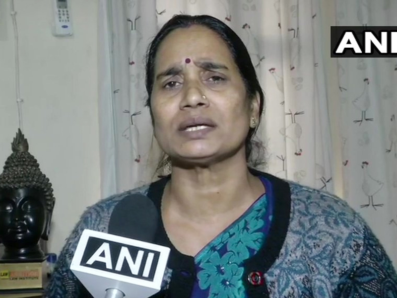 Hyderabad Encounter: Nirbhaya's mother hails police, expressed her pain as well | 'हैदराबाद एन्काउंटर'वर दिल्लीतील 'निर्भया'च्या आईची प्रतिक्रिया... व्यक्त केली मनातील वेदना!