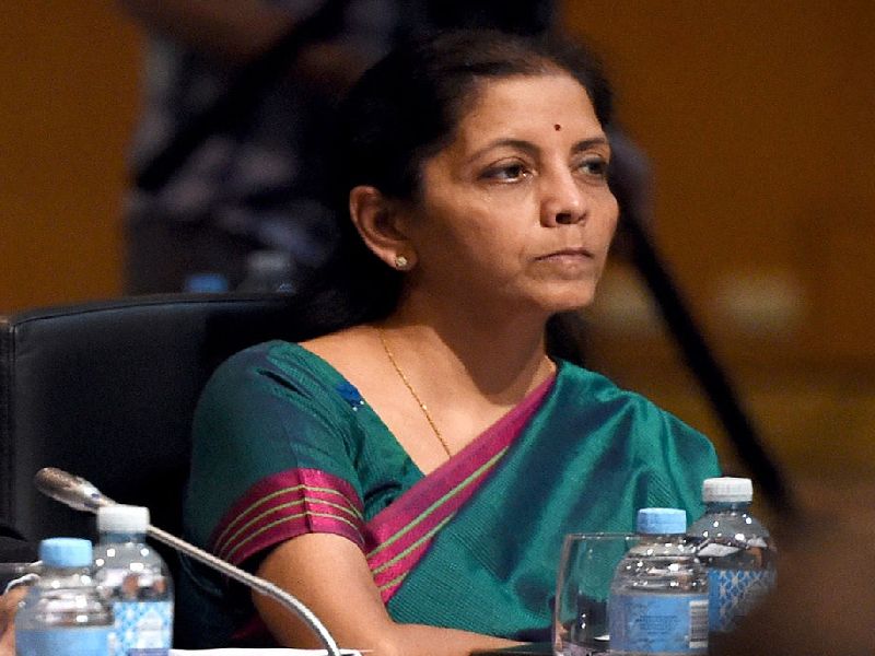 Nirmala Sitharaman new defense minister of the country | निर्मला सीतारामन देशाच्या नव्या संरक्षण मंत्री, इंदिरा गांधी यांच्यानंतर संरक्षणमंत्रिपदी निवड झालेल्या दुसऱ्या महिला