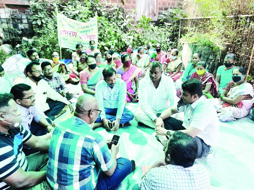 Indefinite fast of Nivati villagers started | निवती ग्रामस्थांचे बेमुदत उपोषण सुरू