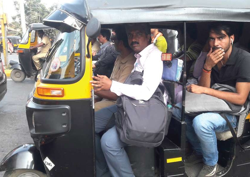 Rickshaw puller Despite the constant campaigning, there is no restriction on the unscrupulous | कारवाईनंतरही रिक्षाचालकांची मुजोरी; सातत्याने मोहीम राबवूनही बेशिस्तीला लगाम नाही
