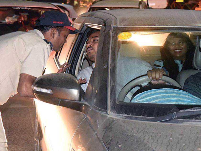 Action against 4 drivers in Navi Mumbai | नवी मुंबईत २०८२ चालकांवर कारवाई