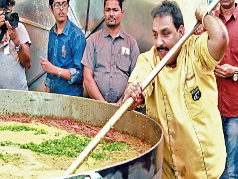 Chef Vishnu Manohar will prepare 7 thousand kg Halwa | जय श्रीराम! शेफ विष्णू मनोहर तयार करणार ७ हजार किलोचा हलवा