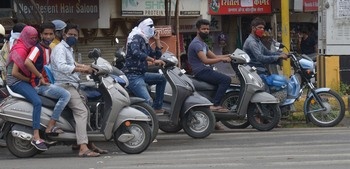 Without a 'helmet' there will be a death 'checkmate' | विना ‘हेल्मेट’ होईल मृत्यूचा ‘चेकमेट’