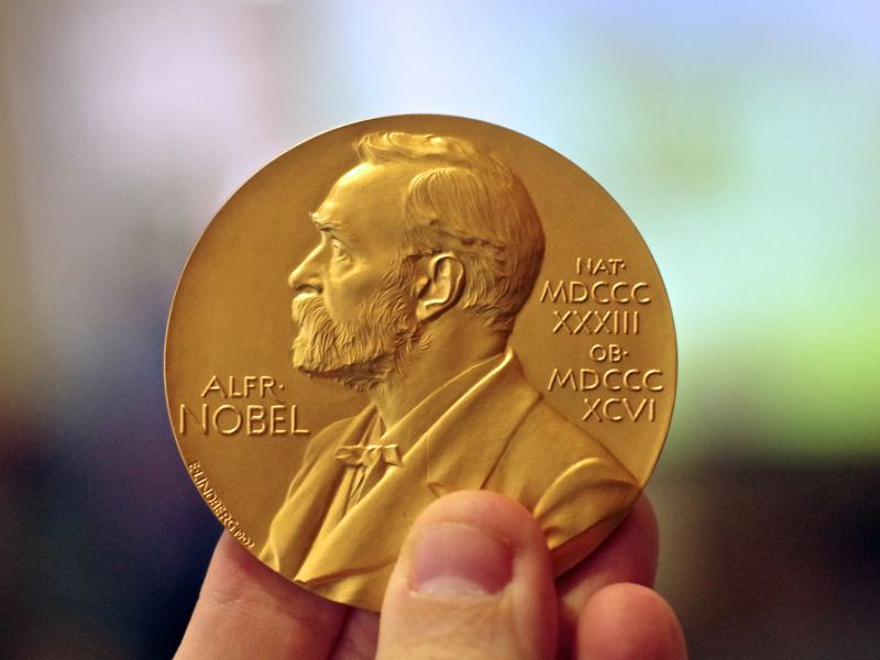 Big increase in Nobel Prizes | नोबेल पुरस्कारांच्या रकमेत मोठी वाढ