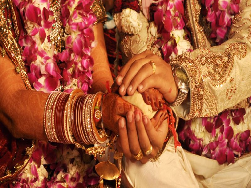 7 shocking marriage rituals in world | जगभरात आजही आहेत लग्नाच्या या शॉकिंग प्रथा!