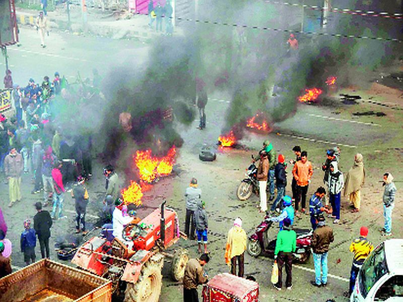 In control of Delhi; Violent turn to Bihar bandh | दिल्ली नियंत्रणात; बिहार बंदला हिंसक वळण, ४0 जणांना घेतले ताब्यात