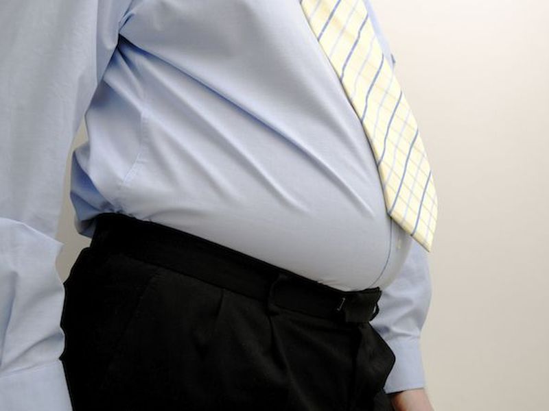 Tummy fat has spoiled the personality then decrease with these tips | वाढलेल्या पोटाने पर्सनॅलिटीचे वाजवले असतील बारा तर हे उपाय करा!