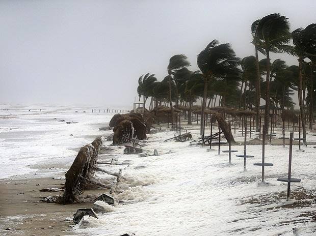 Alert in Odisha, Bengal due to 'Bulbul' Hurricane | ‘बुलबुल’ चक्रीवादळामुळे ओडिशा, बंगालमध्ये अलर्ट