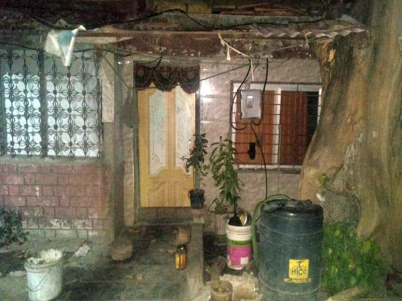 Death of youth in Nashik with the help of electricity torrent | वीजप्रवाहच्या धक्क्याने वृध्देसह युवकाचा नाशिकमध्ये मृत्यू