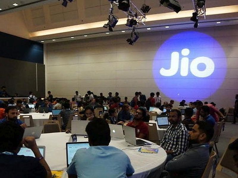 New services from Jio; Voice-video calling will be free | JIO Wifi Calling Feature : जिओची नवीन सेवा; व्हॉइस-व्हिडिओ कॉलिंग होणार फ्री
