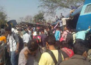 Diva - Sawantwadi passenger accident, nine killed | दिवा - सावंतवाडी पॅसेंजरला अपघात, नऊ ठार