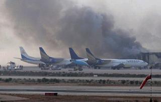 Exhausted terrorist militants in Karachi airport | कराची विमानतळावरील दहशतवाद्यांचे तांडव संपुष्टात