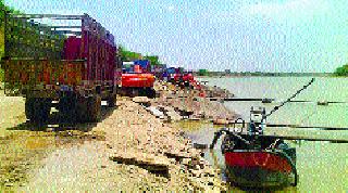 Three crore sand seized in Paithan | पैठणमध्ये तीन कोटींची वाळू जप्त