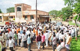 In the coalition alliance, two Panchayat Samiti | युतीच्या ६ तर आघाडीच्या ताब्यात २ पंचायत समित्या