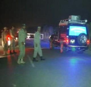 Pakistan blast near Wagah border, 37 killed | पाकमध्ये वाघा बॉर्डरजवळ बाँबस्फोट, ३७ ठार
