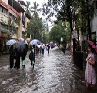 Life-threatening disruption due to rain | पावसामुळे जनजीवन विस्कळीत