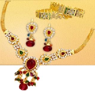 Padwa, brother to brother-in-law, jewelery preferred | पाडवा, भाऊबीजेकरिता मोबाइल, ज्वेलरीलाच पसंती