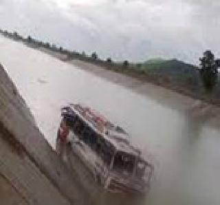 In Madhya Pradesh, bus collapses in river, 15 dead | मध्यप्रदेशात बस नदीत कोसळून, १५ ठार