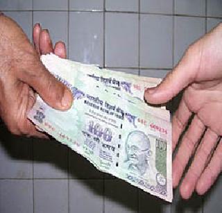 The police arrested the bribe of Rs 500 | ५०० रुपयांची लाच घेताना पोलीस शिपायाला अटक