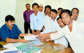 Dhadak Morcha of Bhim Shakti District Collectorate | भीमशक्तीचा जिल्हाधिकारी कार्यालयावर धडक मोर्चा