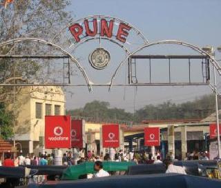 Suicide by jumping under the train of lover of Pune in Juhu | पुण्यात प्रेमी युगूलाची रेल्वेखाली उडी मारुन आत्महत्या