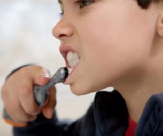 Oh dear! A five-year-old boy was taken out of a toothbrush by swallowing a year ago | अरे बापरे ! पाच वर्षाच्या मुलाने वर्षभरापुर्वी गिळलेला टुथब्रश ऑपरेशन करुन काढला बाहेर