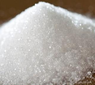 The workers of 14 thousand bags of sugar were stopped | साखरेची १४ हजार पोती कामगारांनी रोखली