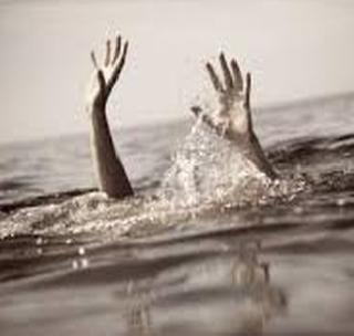 The 14-year-old Om, who went to swim with friends, died drowning | मित्रांसोबत पोहण्यासाठी गेलेल्या १४ वर्षीय ओमचा बुडून मृत्यू