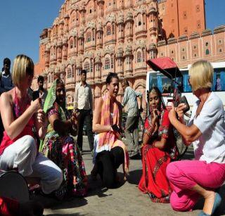 Significant increase in the number of foreign tourists arriving in India | भारतात येणा-या विदेशी पर्यटकांच्या संख्येत लक्षणीय वाढ