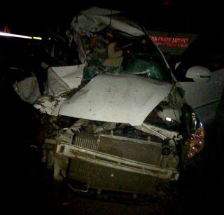 Three killed in Nashik accident | नाशिकजवळ झालेल्या अपघातात तीन ठार